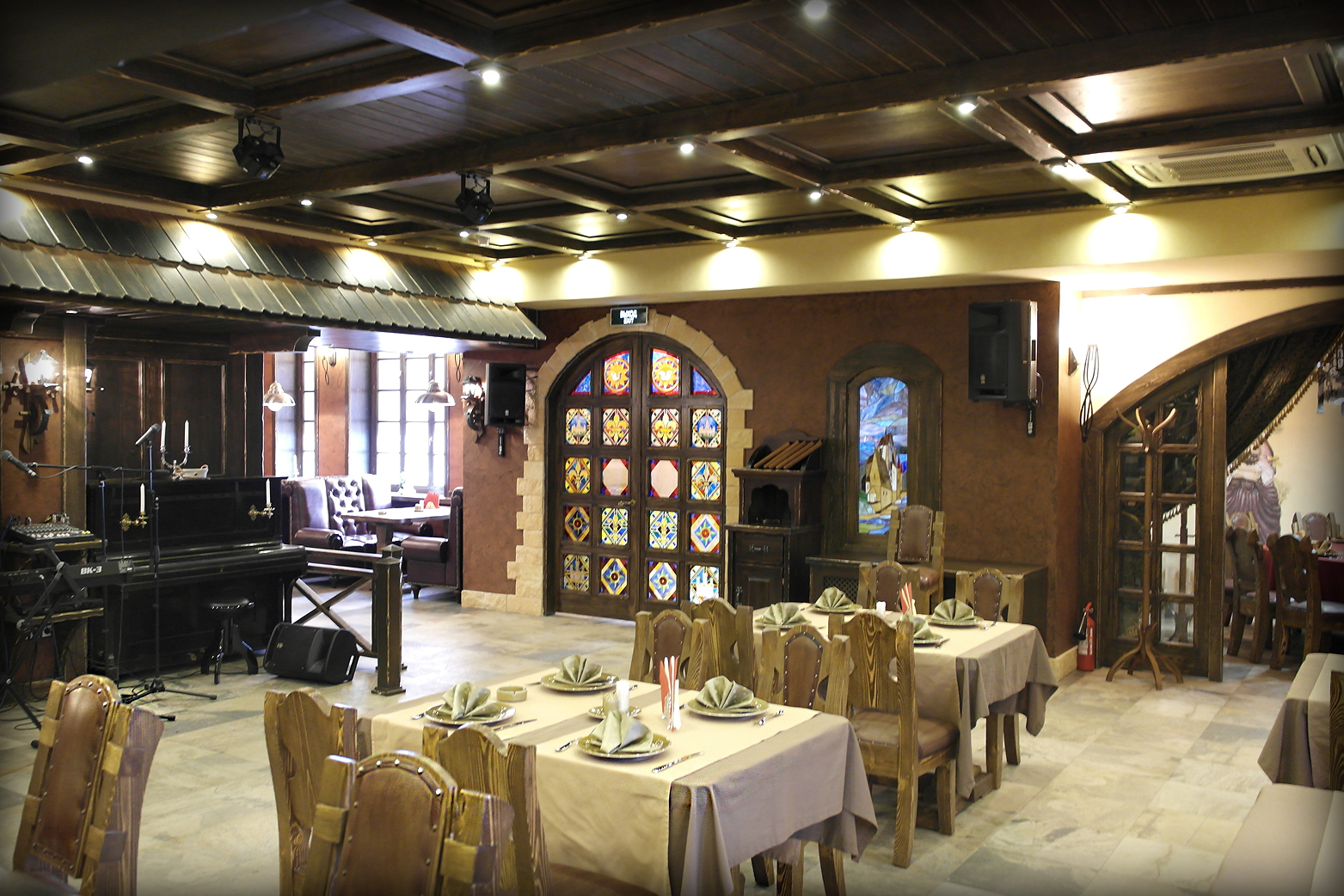 фотокарточка зала для мероприятия Рестораны  Портос на 5 мест Краснодара
