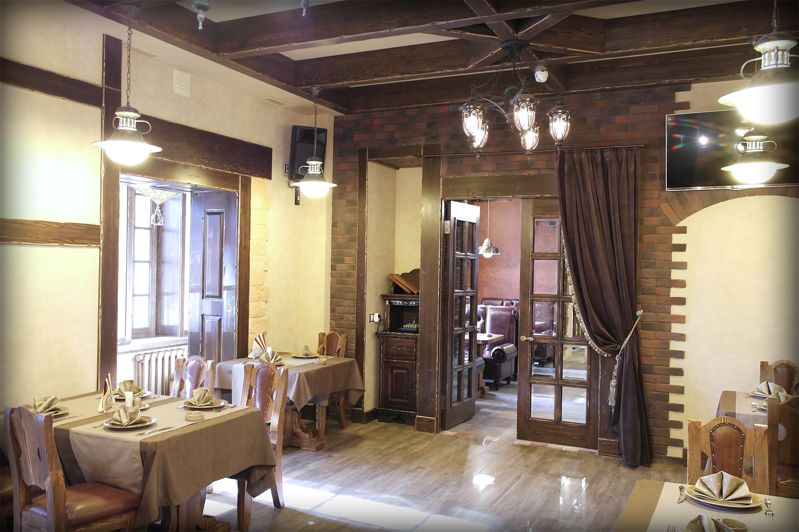 вид зала Рестораны  Портос на 5 мест Краснодара